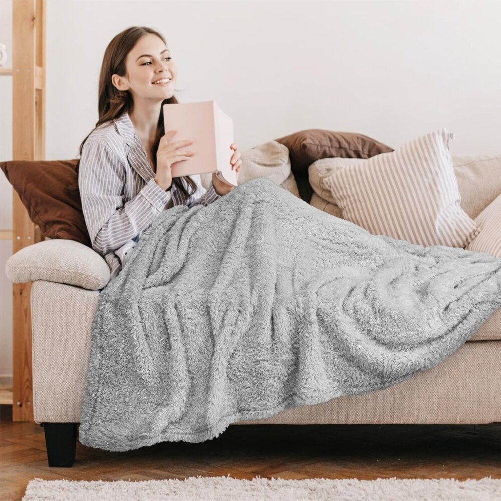 Sherpa Throw Blanket Light Grey 50x60 - Picture 10 of 10